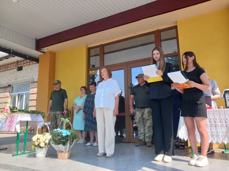Меморіальна дошка та державна нагорода: на Волині вшанували подвиг двох Героїв