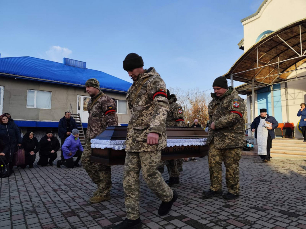 Місяць не дожив до дня народження: на Волині попрощалися з Героєм Василем Дейною