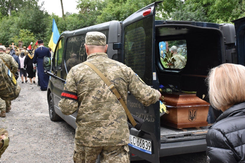 Загинув у бою: на Волині попрощалися з Героєм Сергієм Михальчуком