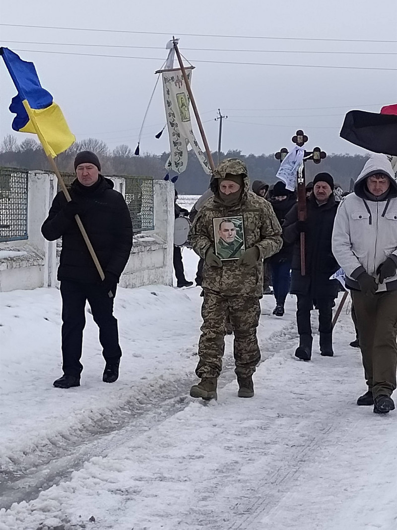 На Волині в останню дорогу провели полеглого воїна Руслана Гурича