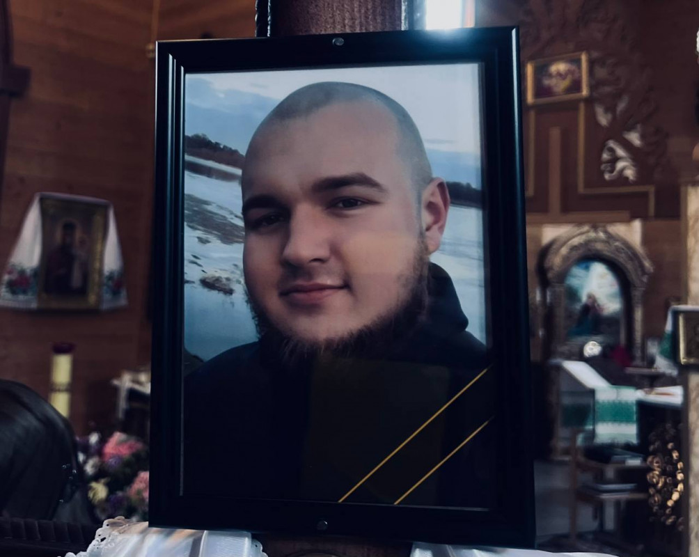 На Волині громада попрощалася із 28-річним захисником Андрієм Лавренюком