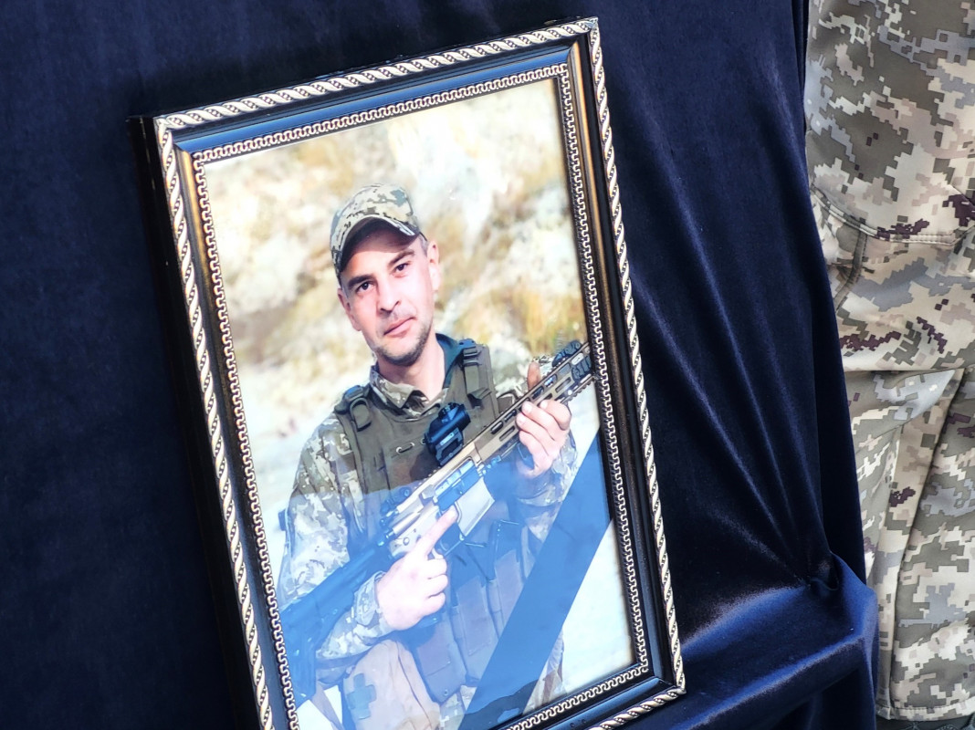 Загибель підтвердила ДНК-експертиза майже через 14 місяців: на Волині поховали Героя Романа Ющенка