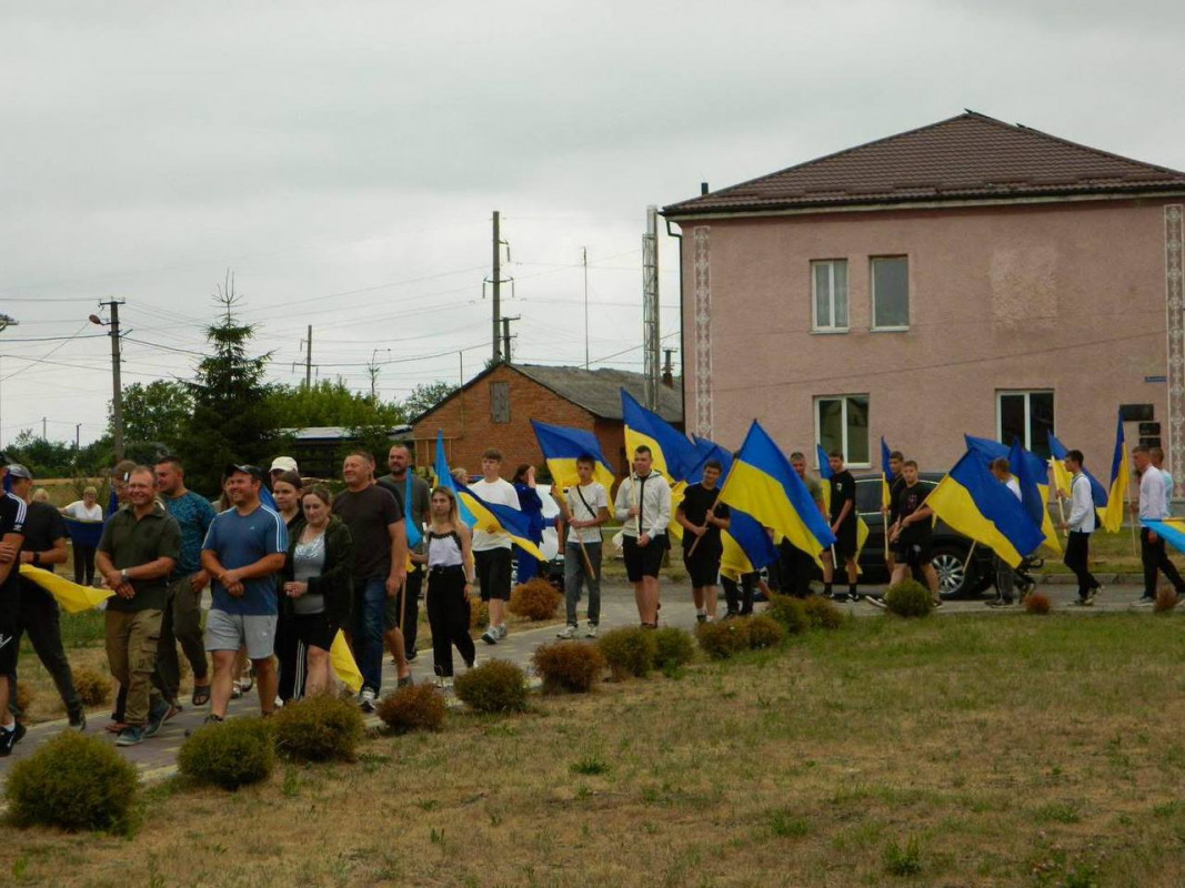 Майже три роки полону позаду: на Волині громада зі сльозами радості зустріла захисника Сергія Кизуна
