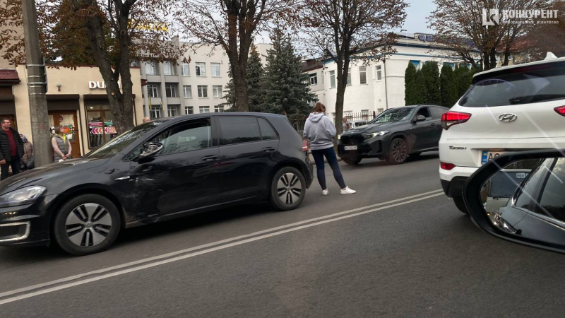 У Луцьку ДТП на проспекті Перемоги, рух ускладнено