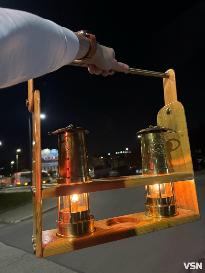 Благодатний вогонь уже в дорозі: з Варшави везуть святиню до Луцька та на передову