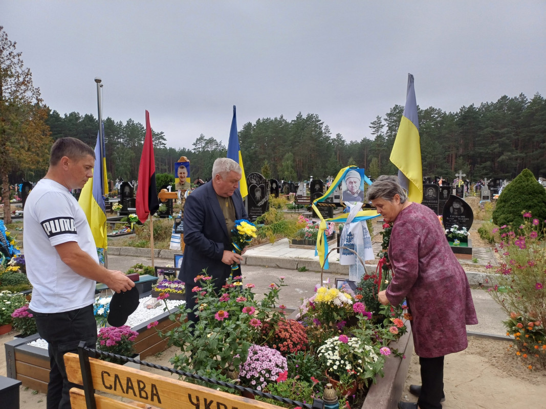 Мужньо боронив рубежі нашої країни: на Волині рідним полеглого Героя вручили його посмертну нагороду