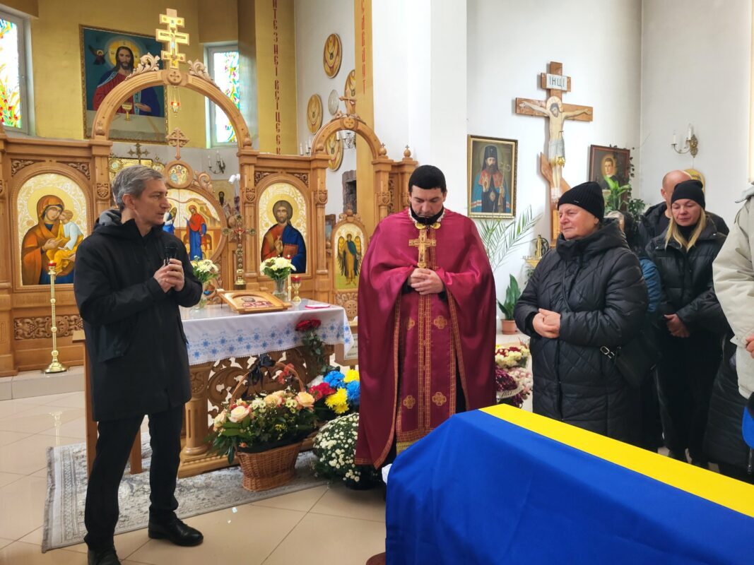 Загинув, рятуючи побратима: на Волині поховали сапера Віктора Савчука, який загинув на Курщині