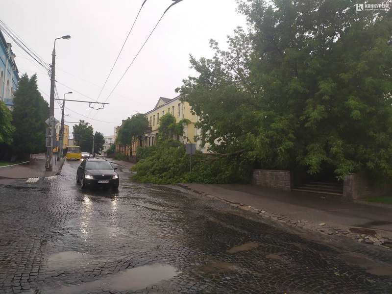 Попадало все: наслідки негоди у Луцьку