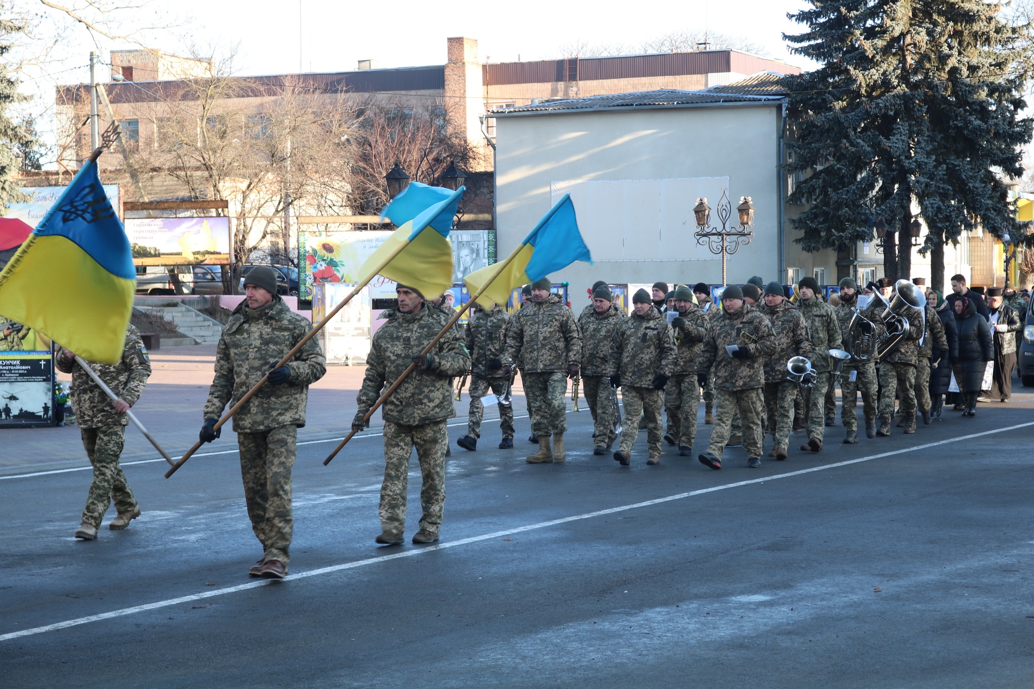 Прощання в останній день 2024 року: на Волині поховали загиблого Героя Володимира Вельгуса