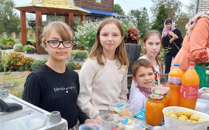 Новий храм звели навпроти спаленого дерев’яного: історія церкви у селі на Волині, яку будували усім селом