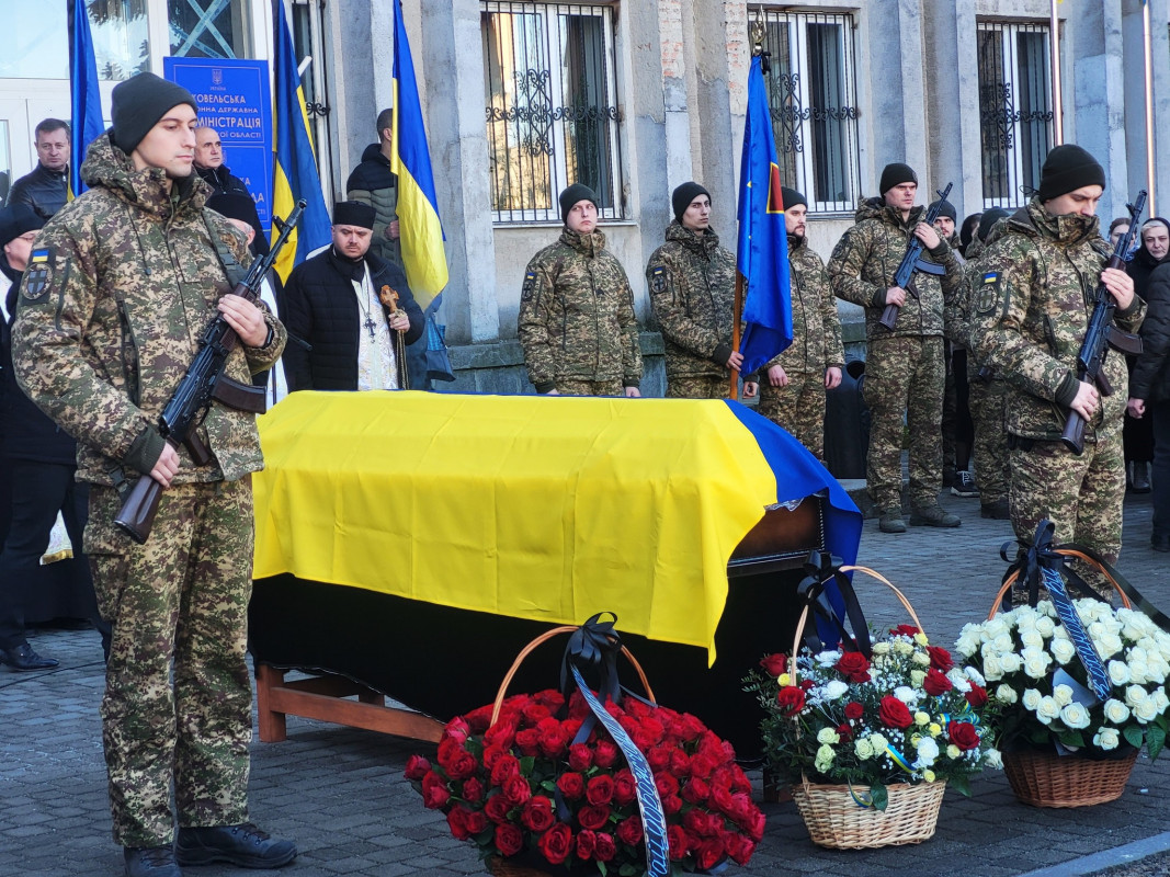 Мріяв про освідчення коханій, будував плани на майбутнє: на Волині поховали молодого Героя Станіслава Вакуліча