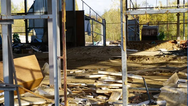 У Луцьку почали зносити ковзанку «Снігова королева»: що буде на її місці