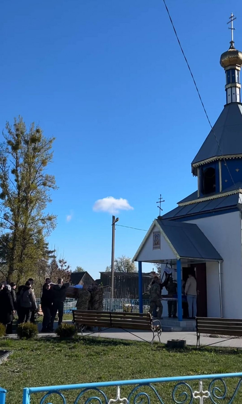 На Великдень був вдома у відпустці, а через тиждень повідомили про загибель: на Волині поховали 24-річного Героя Михайла Олексюка
