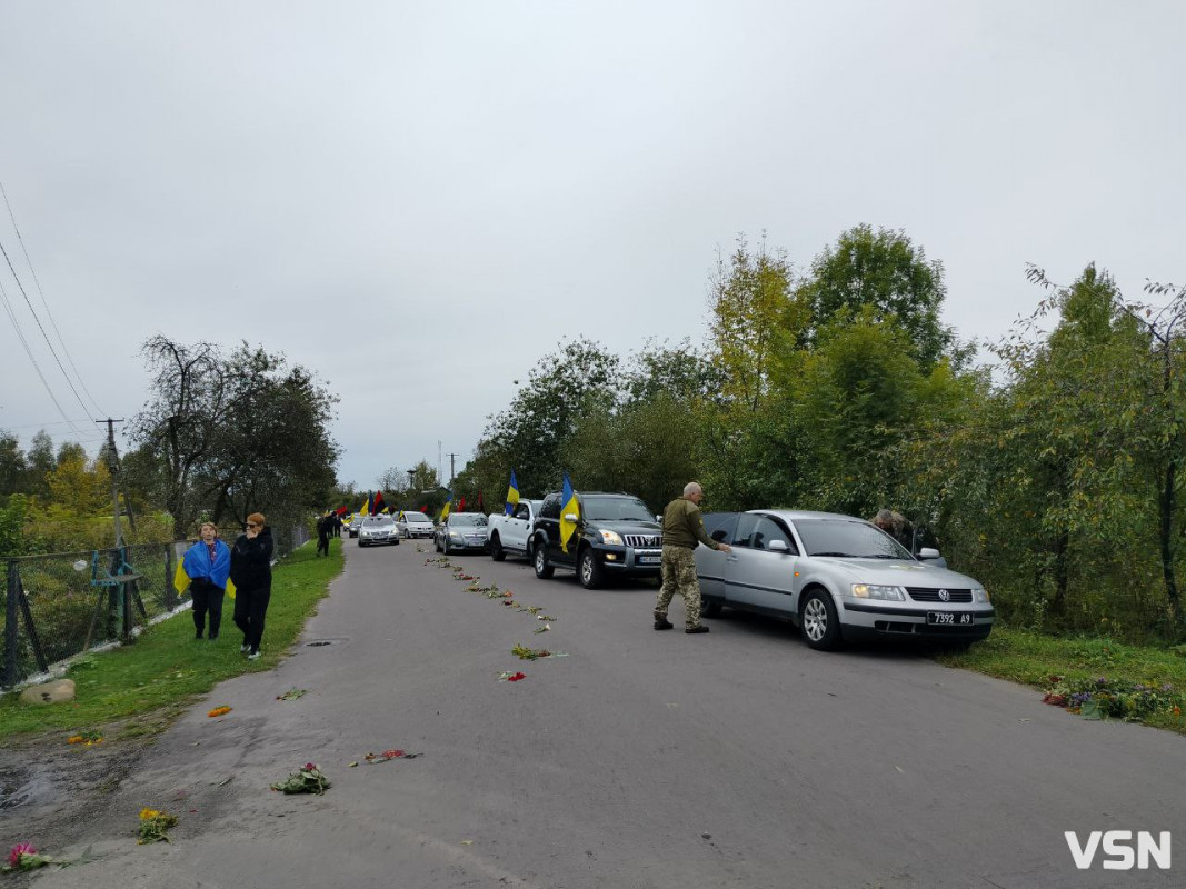 Весільний коровай ділитимуть на похороні: востаннє додому повернувся Герой з Волині Олександр Коцура