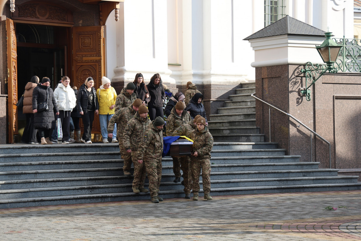У Луцьку попрощалися із полеглим на Донеччині захисником Анатолієм Кравчуком