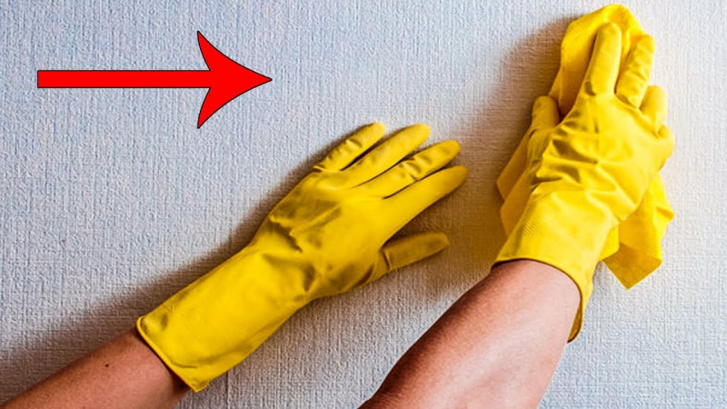 Як відмити плями зі шпалер в будинку всього за 5 хвилин: копійчаний метод