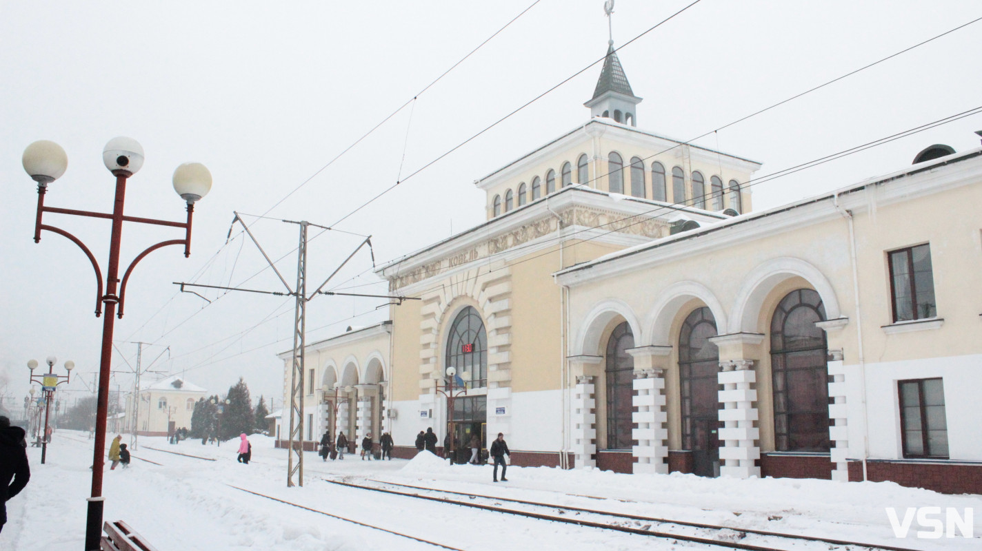 Ковель після снігопадів: фоторепортаж із засніженого міста