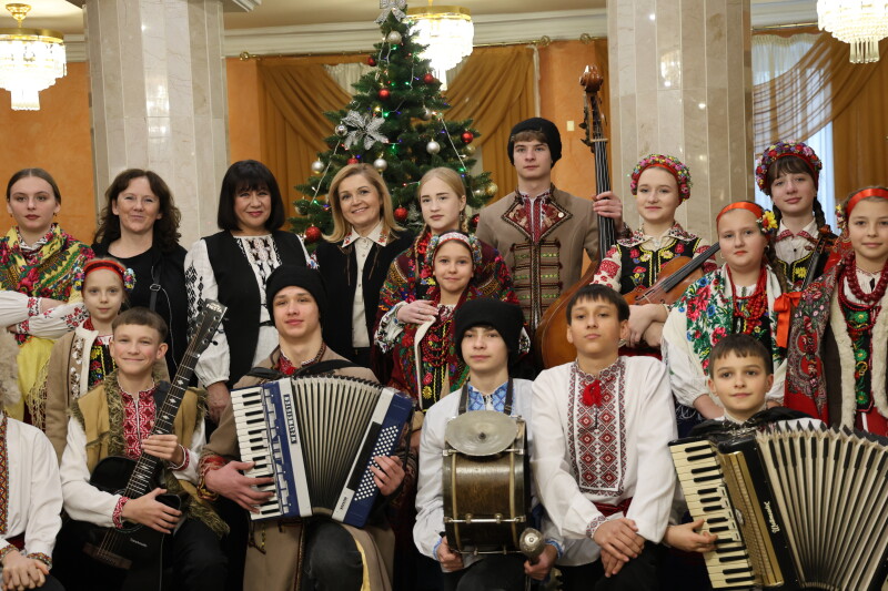 Світло Різдва в час війни: у Луцьку відбувся благодійний концерт на підтримку ЗСУ