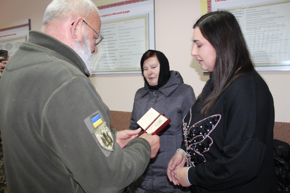 На Волині вручили орден «За мужність» ІІІ ступеня матері загиблого Героя