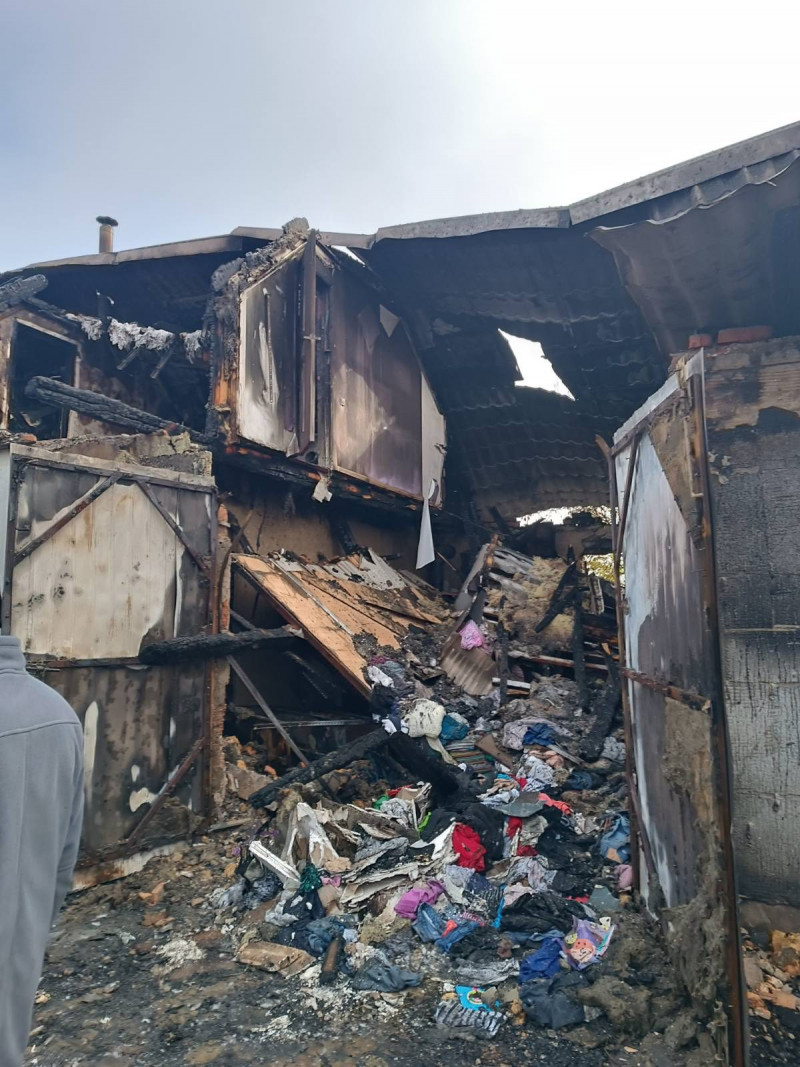 У Луцькому районі згорів житловий будинок: родина з двома дітьми залишилася просто неба
