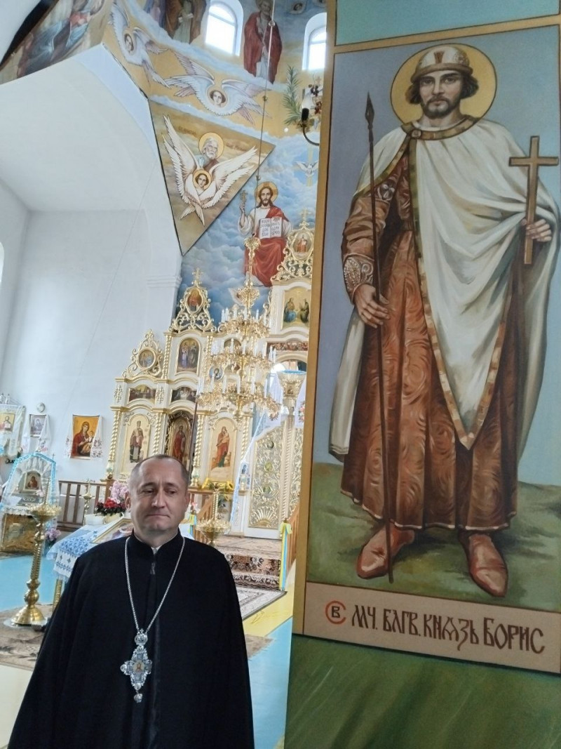 Під час кожного богослужіння моляться за воїнів: отець Роман 25 років є духовним наставником у храмі Луцького району