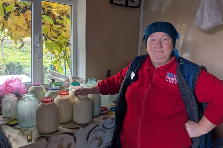 Без магазинів, шкіл і зручностей: чому три волинянки не хочуть залишати село
