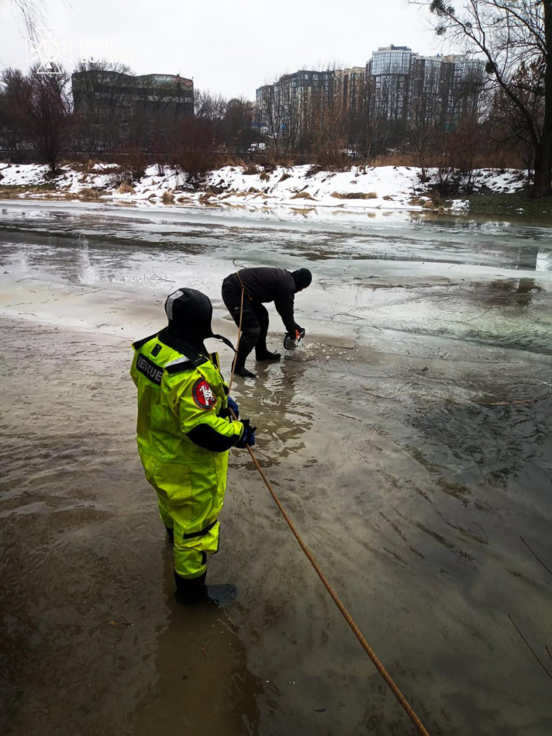 У Луцьку в річці Стир тривають пошуки 50-річного чоловіка
