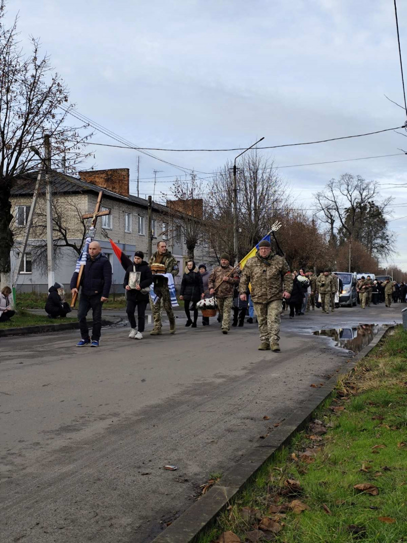 Майже через 7 місяців повернувся додому: на Волині попрощалися з 33-річним Героєм Дмитром Трофімюком