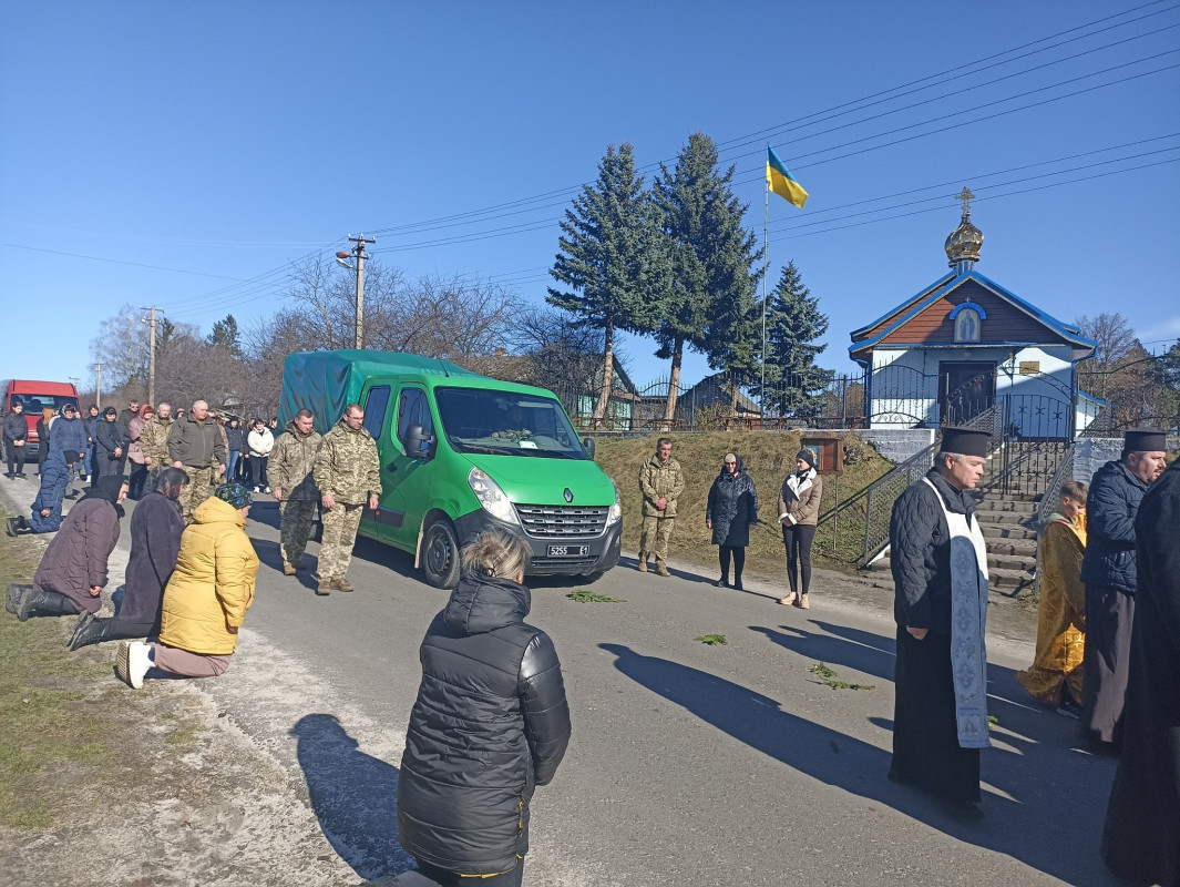 Востаннє повернувся додому: волиняни «на щиті» зустріли Героя Олександра Панасюка