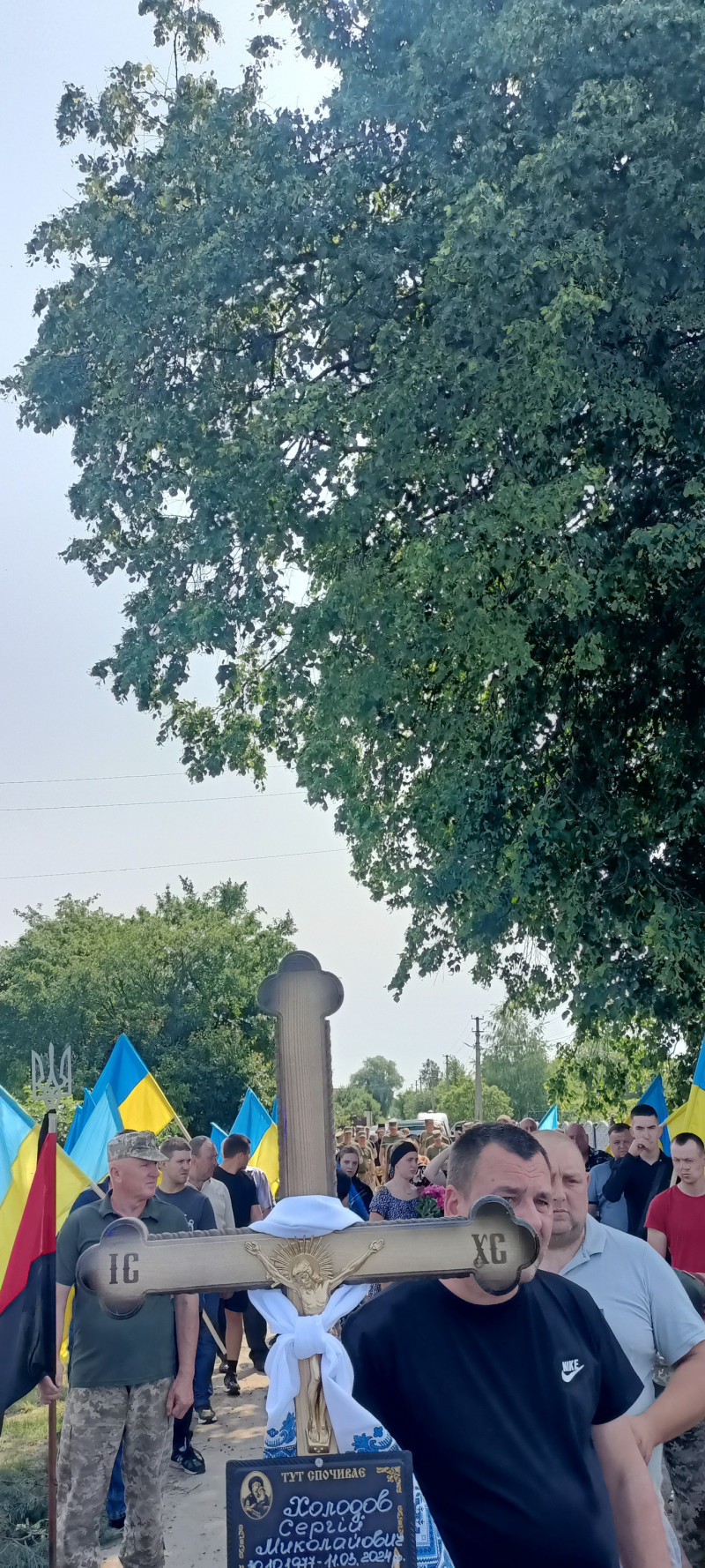 Довгий час вважався зниклим безвісти: на Волині попрощались з Героєм Сергієм Холодовим