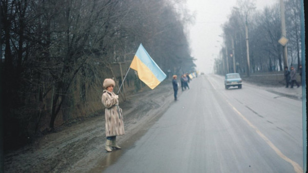 «Люди йшли сім'ями, з дітьми та прапорами в руках»: спогади волинян про «живий ланцюг» у 1990 році