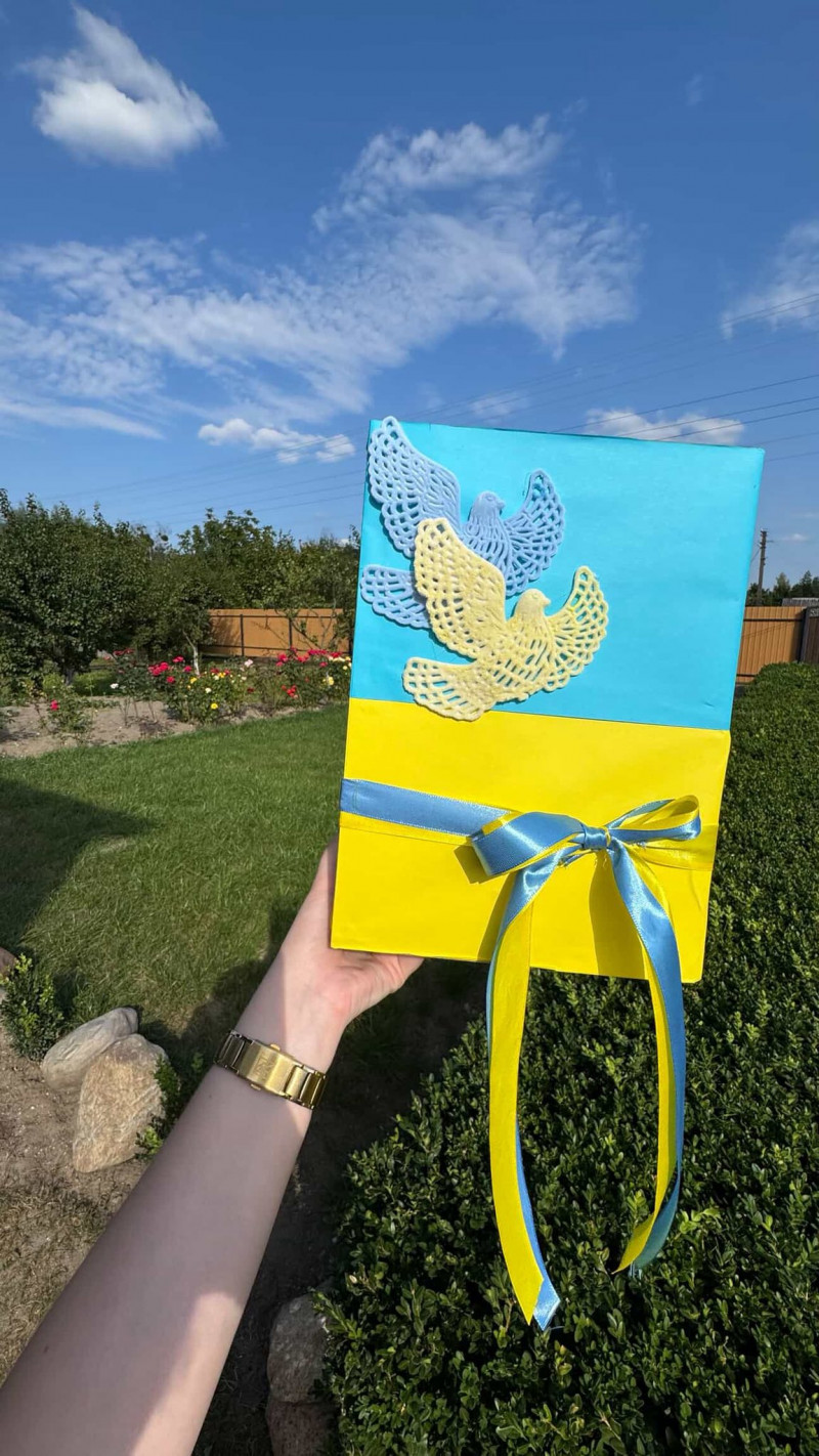 Весільна традиція перетворилась на допомогу ЗСУ: молодята з Волині зібрали 30 тис. грн і передали на потреби бійцям