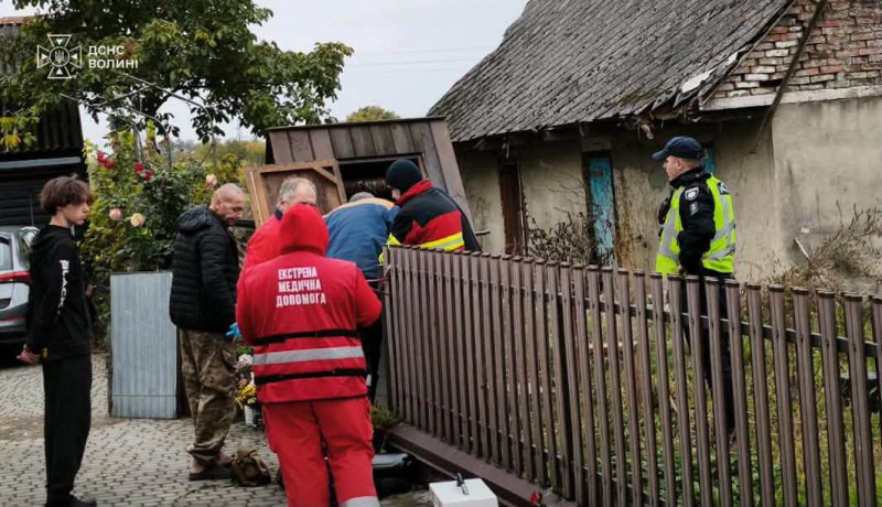На Волині 61-річна жінка впала у 12-метровий колодязь
