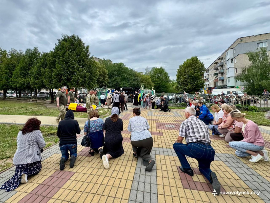 Понад 2,5 року вважався зниклим безвісти - на Волині попрощалися з Героєм Олександром Обабком