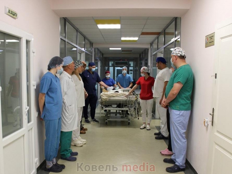 Волинські кардіохірурги провели вперше в Україні унікальну трансплантацію серця