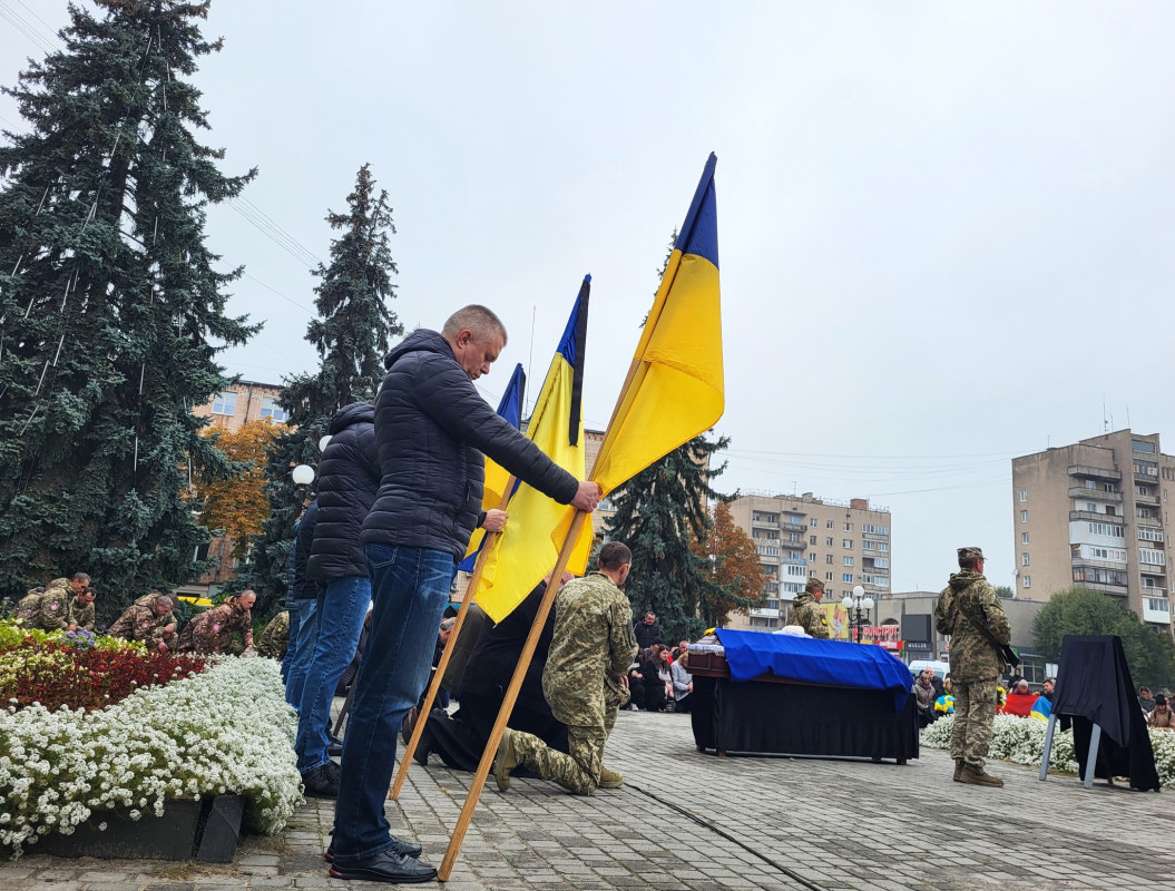 Понад сімнадцять місяців рідні жили в невідомості: на Волині попрощались з Героєм Михайлом Гарбузом