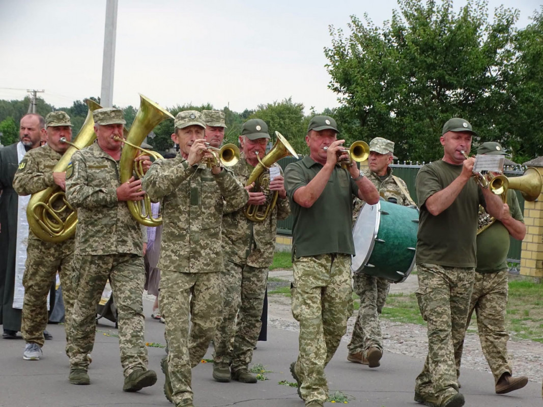 На Волині попрощалися з 43-річним військовослужбовцем Сергієм Остапуком