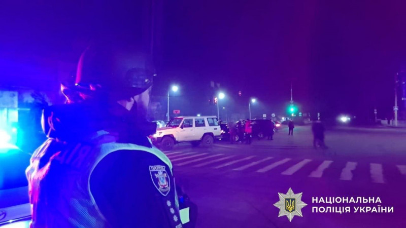 Унаслідок вибуху в Миколаєві постраждали семеро поліцейських, двоє — у важкому стані