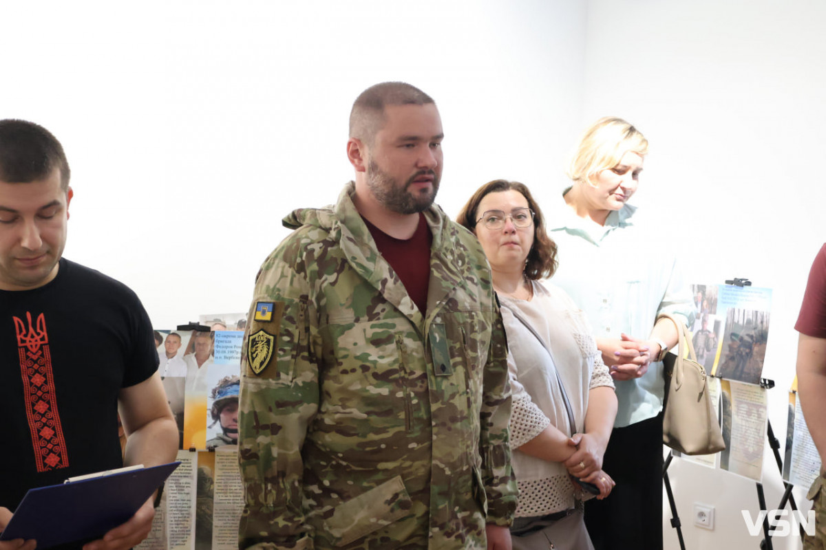 «Ненароджені для війни»: у Луцьку відкрили фотовиставку про полеглих, полонених і зниклих безвісти бійців 82-ї бригади