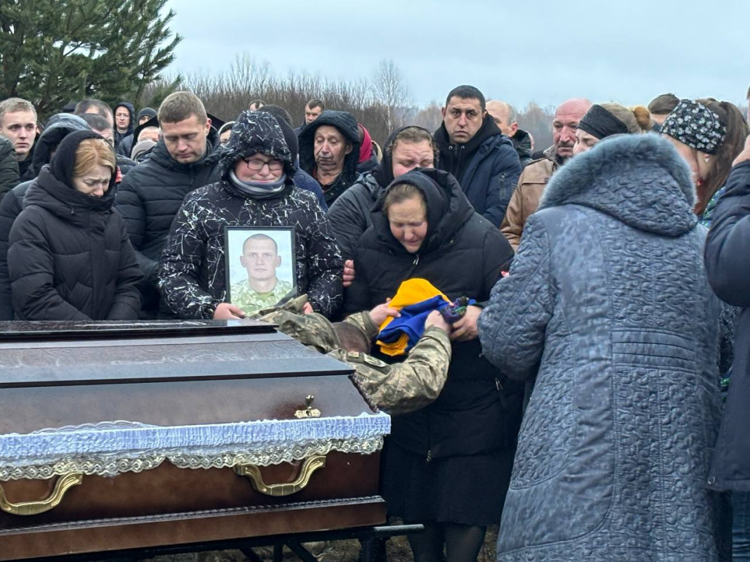 Родина понад рік жила в очікуванні бодай якоїсь звістки: Герою з Волині навіки 31