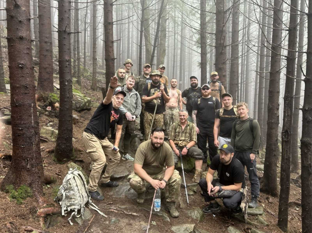 Зупиняв десятки штурмів і воював навіть із травмованою рукою: історія воїна з Волині Валерія Михалевича