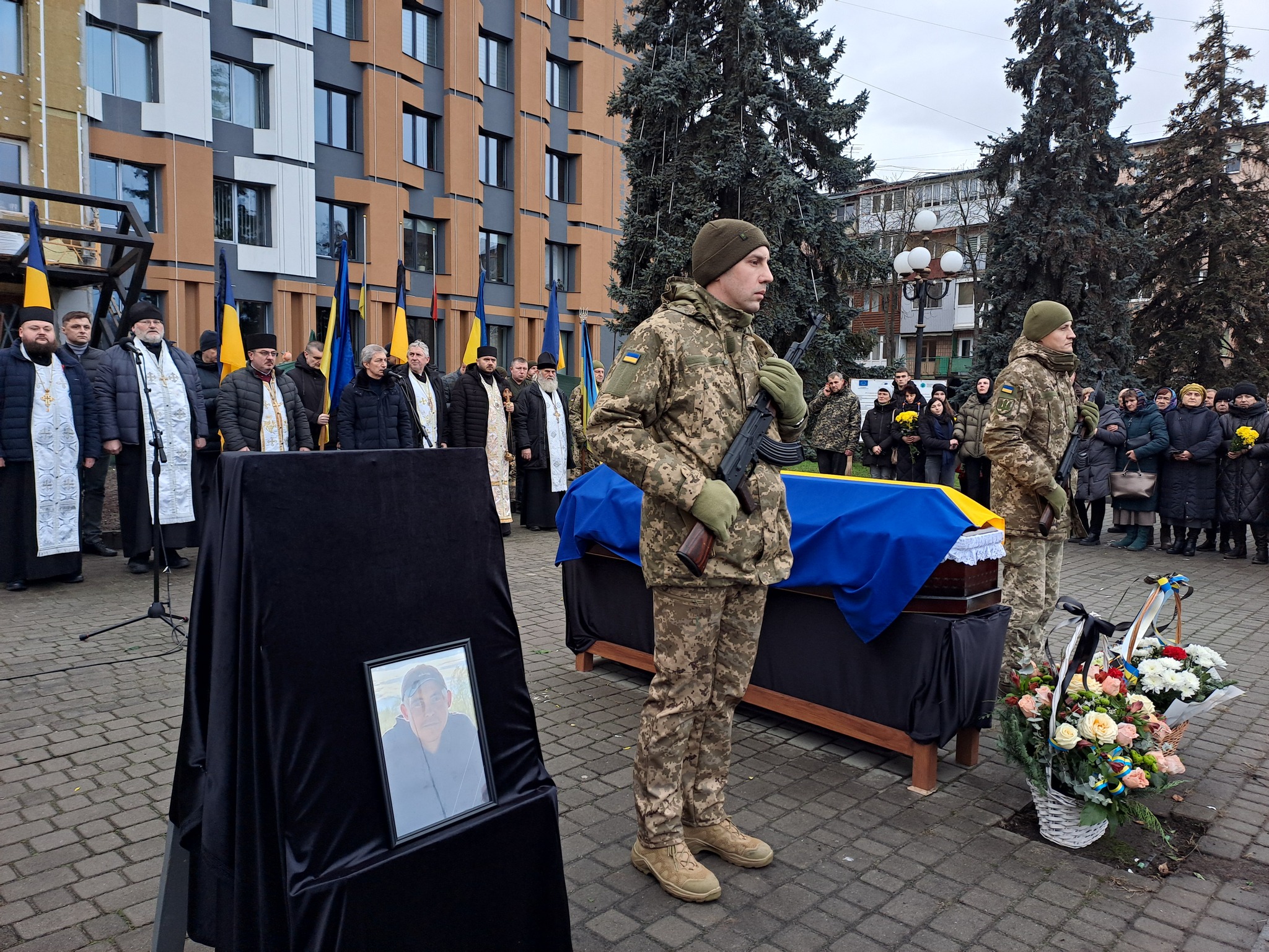 Упродовж 13 місяців його доля залишалася невідомою: на Волині поховали Героя Романа Лайтара