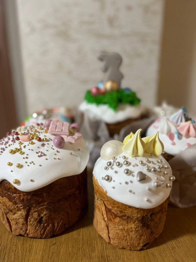 Спочатку пекла для своїх, а потім з'явилося багато клієнтів: історія кондитерки, коровайниці і пекарки з Волині