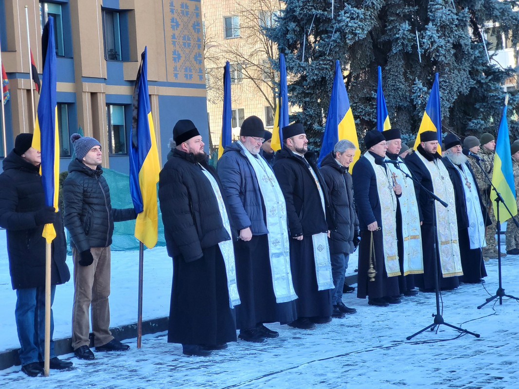 Загибель підтвердила ДНК-експертиза майже через 14 місяців: на Волині поховали Героя Романа Ющенка