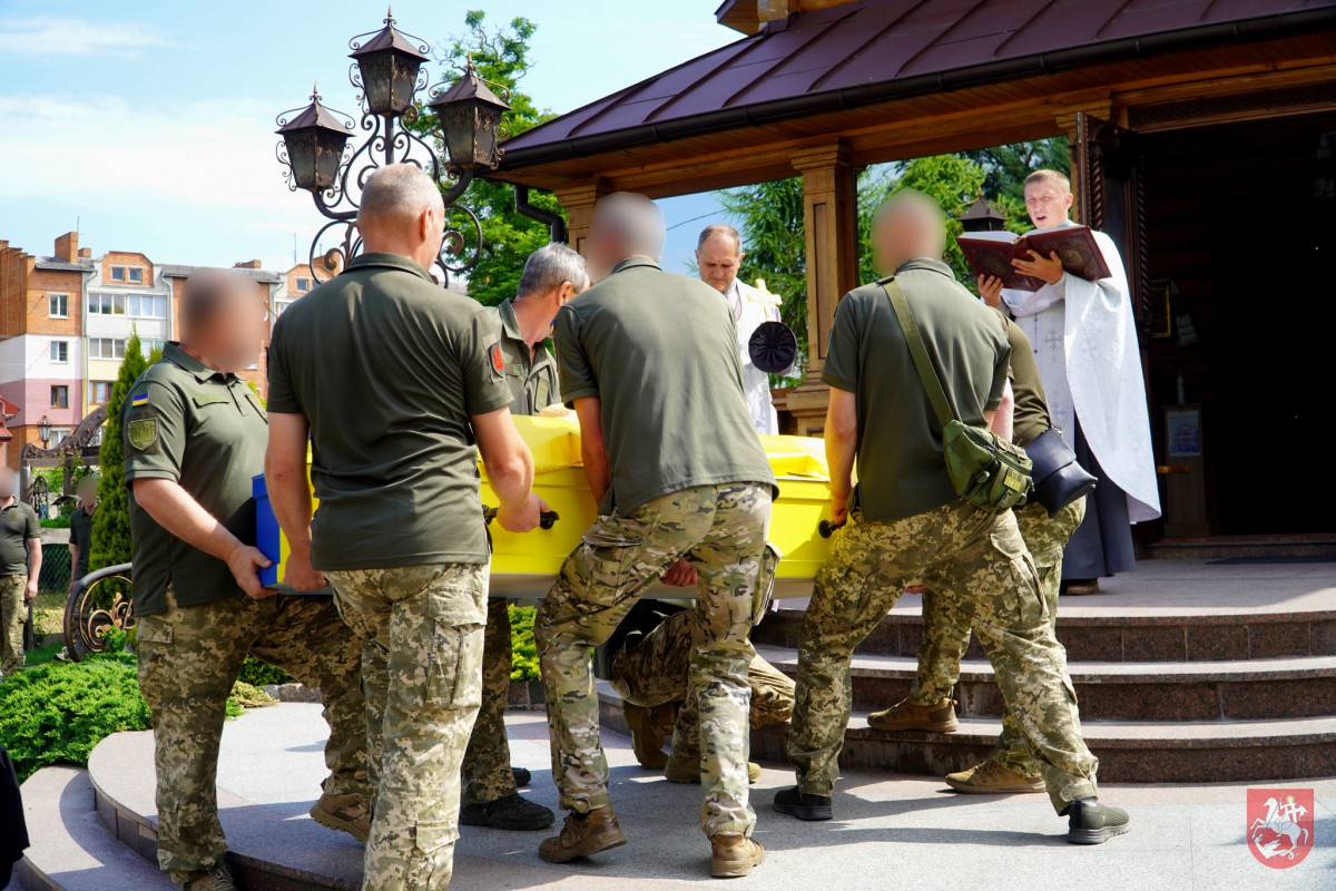 Помер від важкого захворювання у госпіталі: на Волині попрощалися з Героєм Едуардом Масленніковим