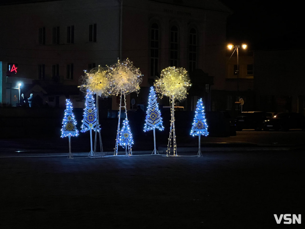 Останній день 2025 у Луцьку: місто в очікуванні Нового року. Фоторепортаж