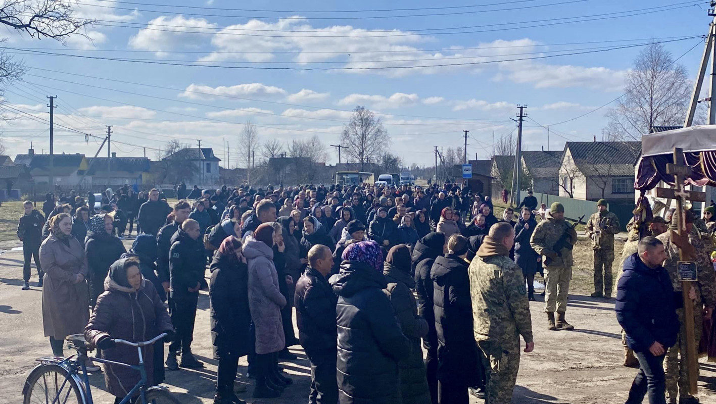 Герої не вмирають: на Волині поховали загиблого захисника Сергія Янчука. Фото