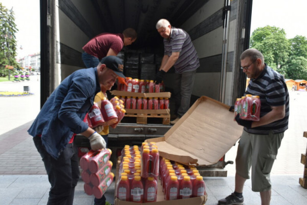 У Луцьк прибуло вісім тонн продуктів допомоги від Нідерландів 