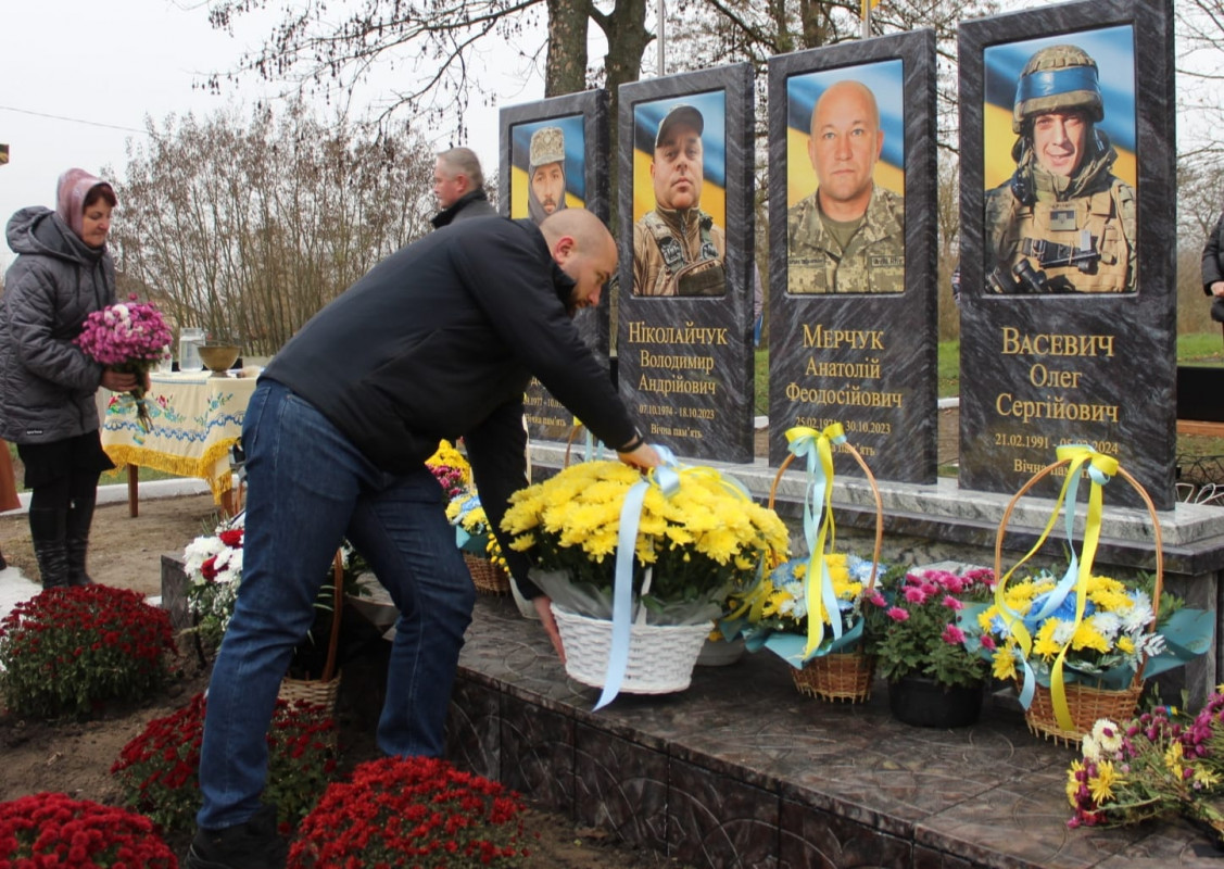 У селищі на Волині освятили Алею Слави на честь загиблих односельців