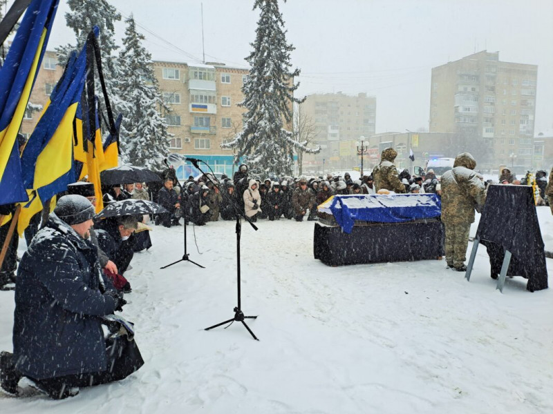 Вважався зниклим безвісти: на Волині попрощалися із захисником Дмитром Колядою